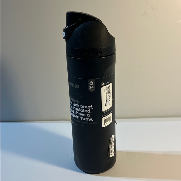 New! Owala 24 oz FreeSip Spout Insulated Water Bottle - Picture 2 of 7